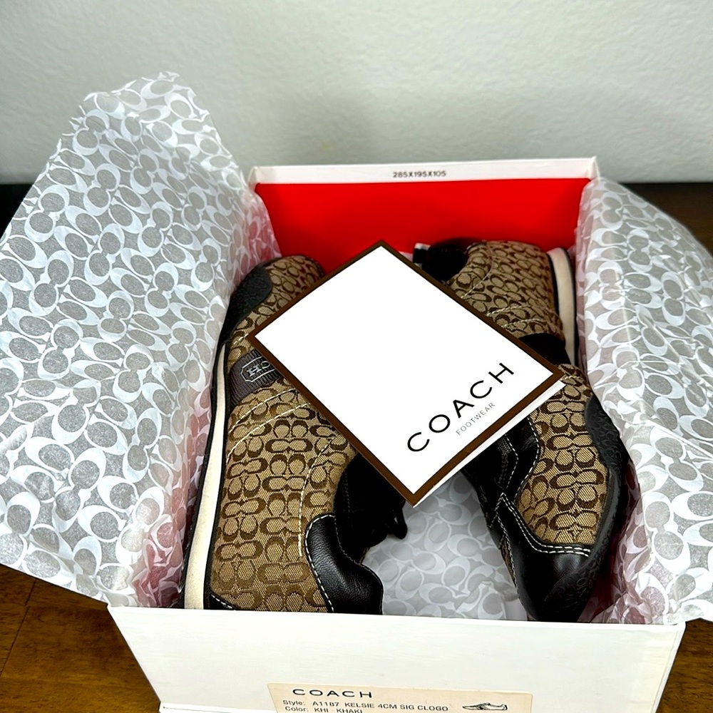 EUC Coach “Kelsie” signature logo in khaki, women's size 7.5 - Picture 1 of 11